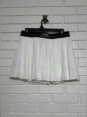 NWT Yvette White Pleated Tennis Skort Built-In Shorts Women’s Large